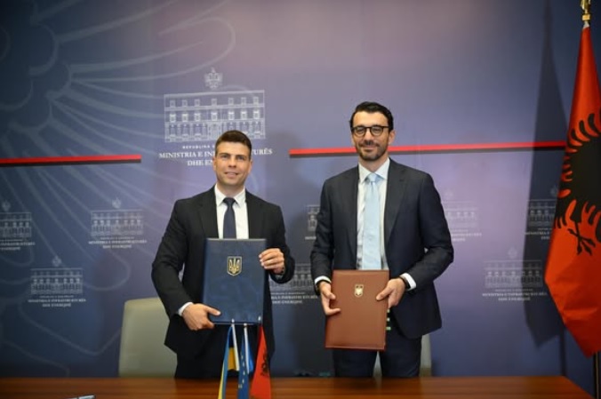 Shqipëria dhe Ukraina firmosin marrëveshje për transportin ndërkombëtar rrugor të udhëtarëve dhe mallrave