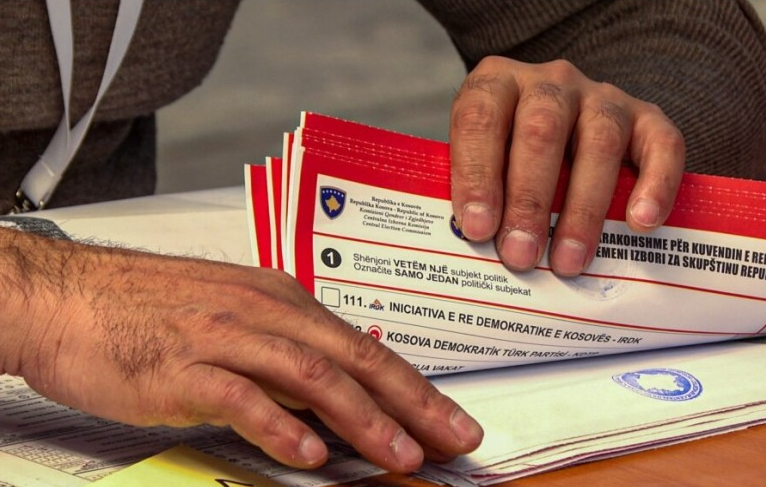 Zgjedhjet në Kosovë/ LVV-ja arrin në 52 ulëse, mbi 40 mijë vota ende pa u numëruar