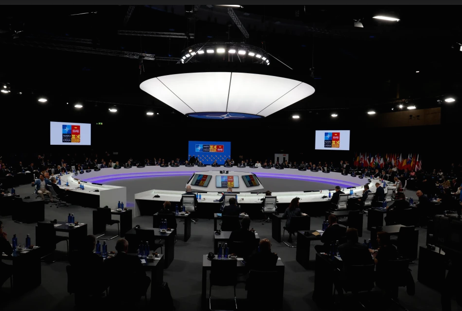 Dyshime për spiunazh, arrestohet praktikantja kanadeze në selinë e NATO-s