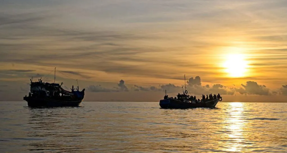 Dyshohet se kanë humbur jetën, mbi 500 refugjatë Rohingya zhduken në det, gjysma e tyre gra dhe fëmijë