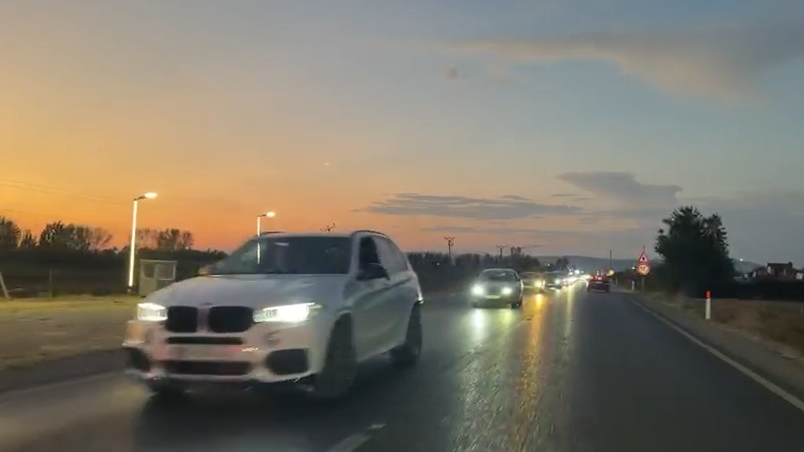 Fundjava e nxehtë sjell fluks të madh automjetesh, trafiku rëndohet në Lezhë–Milot