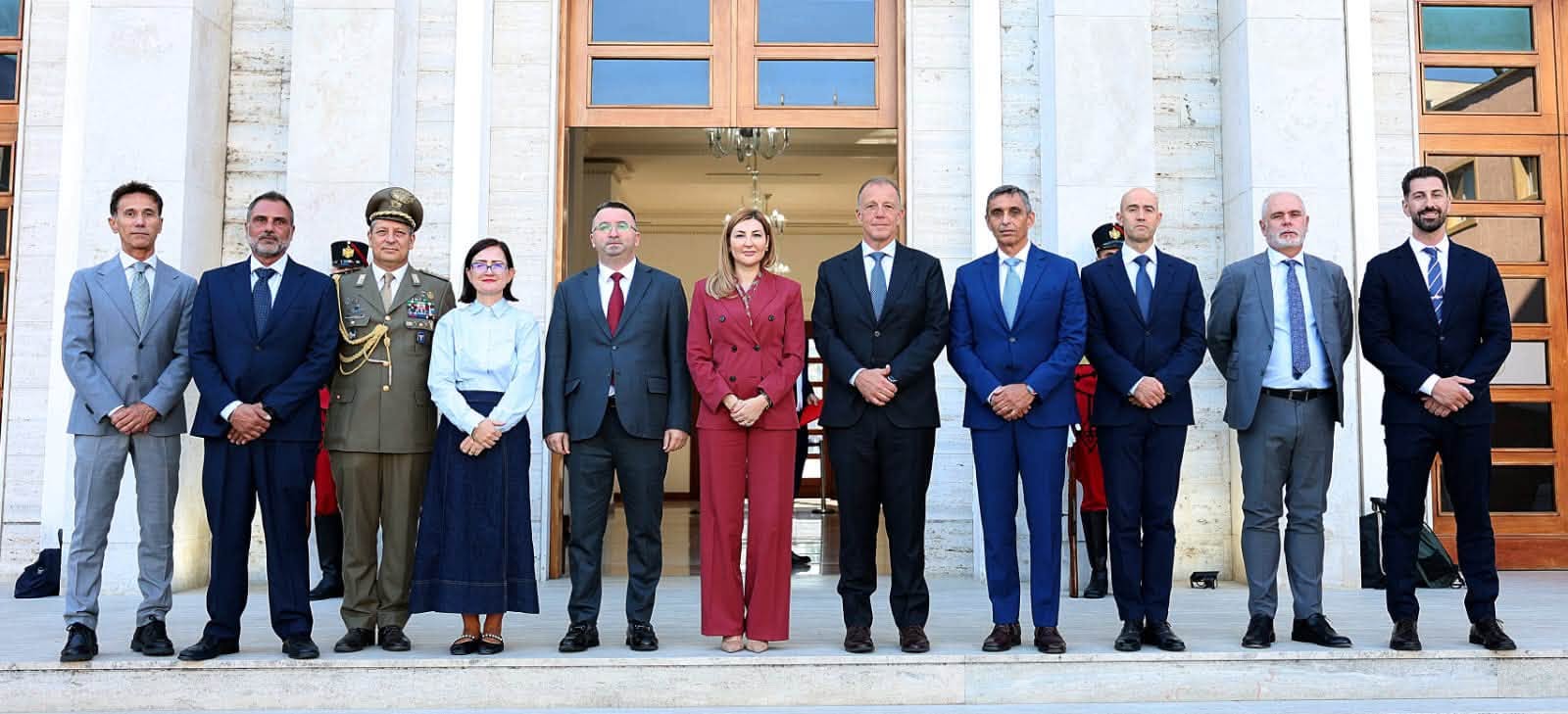 Italia dhe Shqipëria forcojnë bashkëpunimin ushtarak, Abrazhda pret delegacionin italian për Portin Ushtarak në Porto Romano