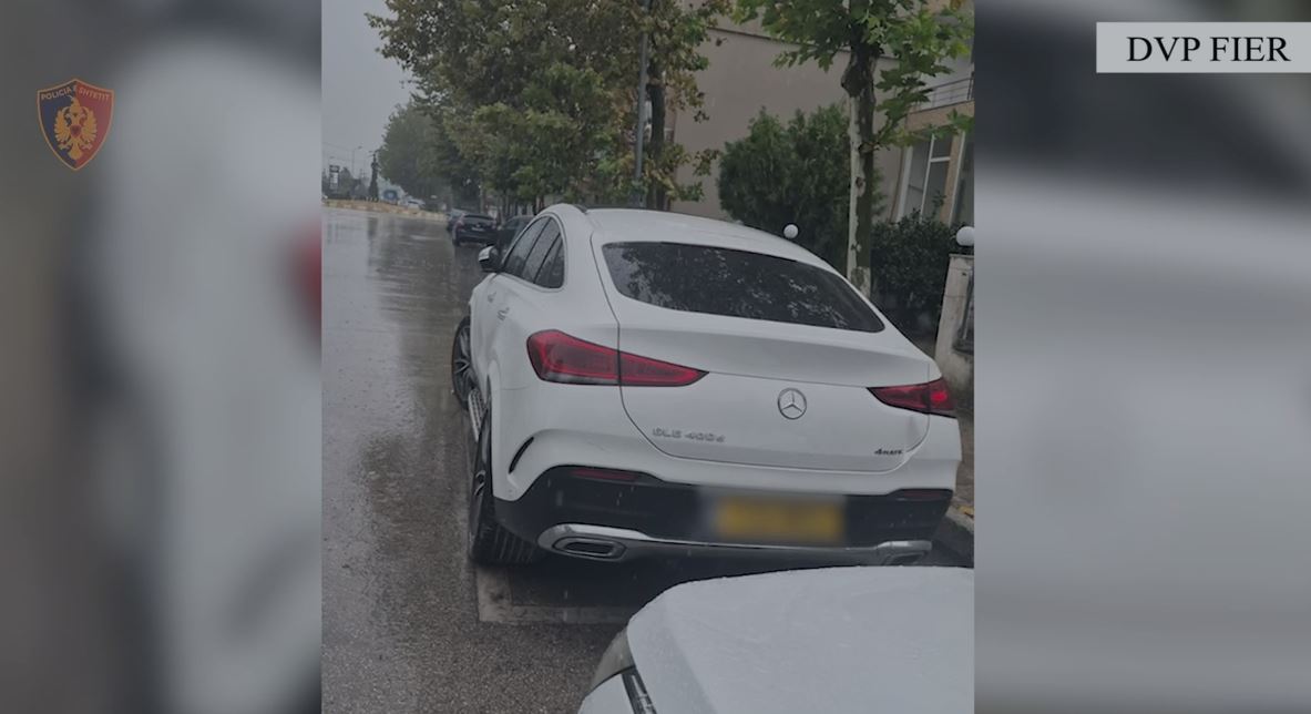 Kontrollet për mjetet luksoze në Fier, ndalohet “Benz”-i, rezulton i kërkuar nga Interpol Manchester