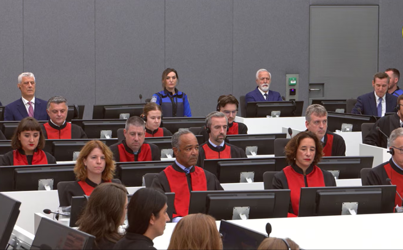 Seanca në Hagë, Smith: U vërtetua arrestimi i paligjshëm i së paku 385 personave. ZPS provoi krimet e luftës