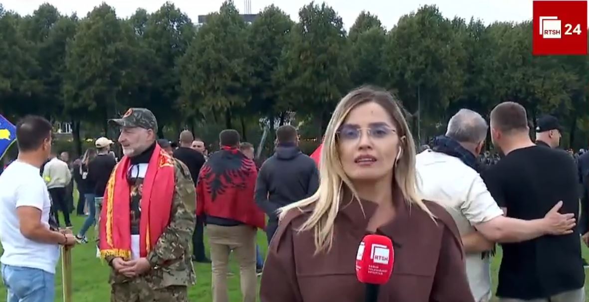 Në pritje të aktgjykimit për ish krerët e UÇK së  mijëra shqiptarë marshojnë në Hagë  Shpresojmë të kthehemi në Kosovë bashkë me ta