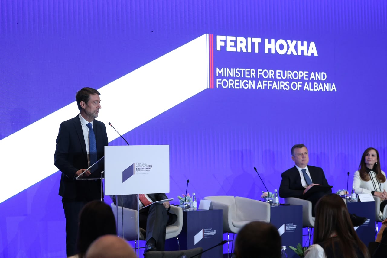 Hoxha: Shqipëria nuk kërkon rrugë të shkurtra drejt BE-së, angazhimi për reformat është i palëkundur