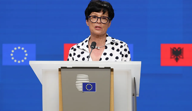 Komisioni i BE-së gati të mbështesë zyrtarisht afatin e anëtarësimit të Shqipërisë në vitin 2027