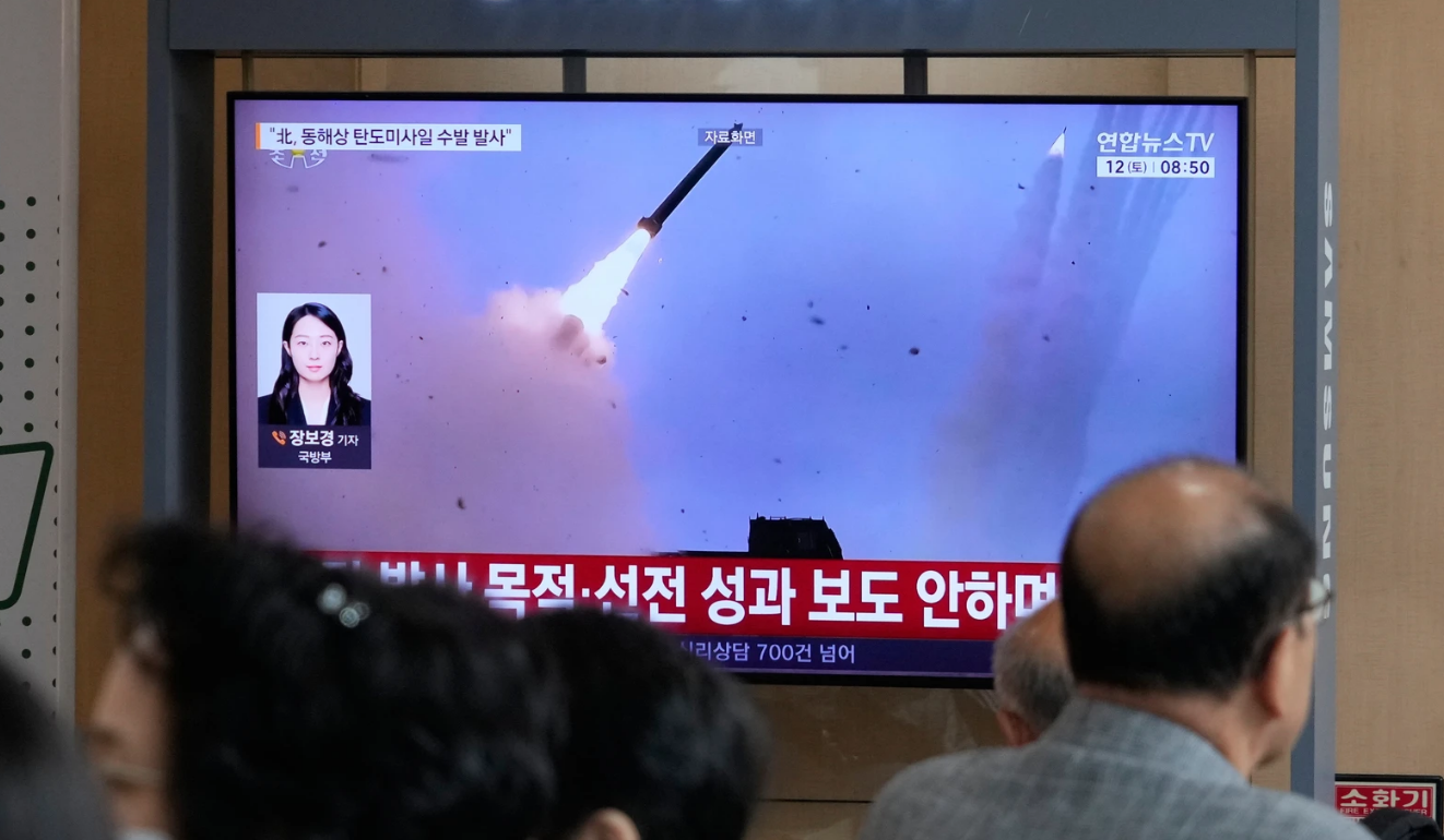 Koreja e Veriut lëshon dy raketa balistike me rreze të shkurtër, rritet tensioni në Gadishullin Korean