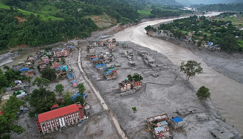 Shkencëtarët: Klima ka dobësuar malet e Himalajeve, katastrofa në Nepal pasojë e ngrohjes globale