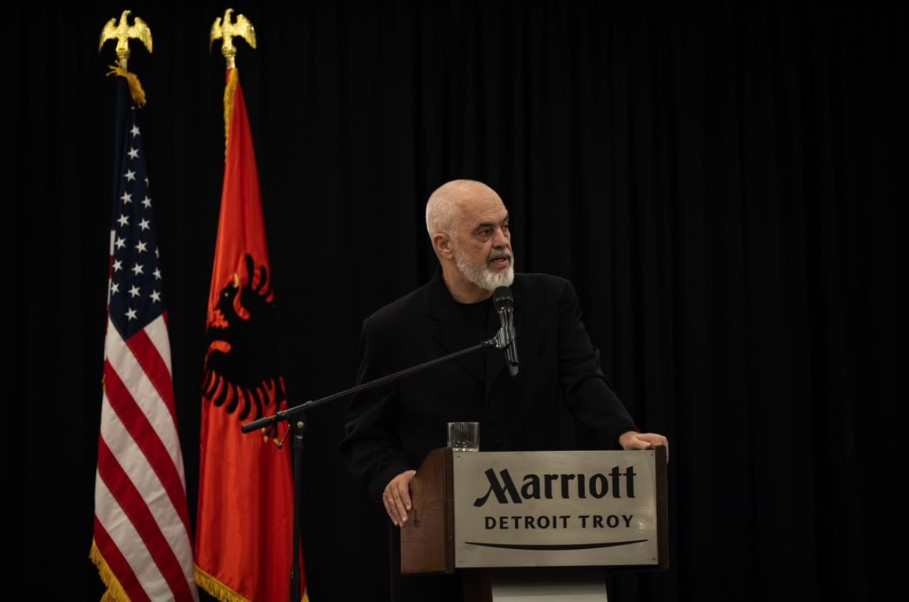 Rama takon shqiptarët në Michigan: Diaspora, det i madh energjie