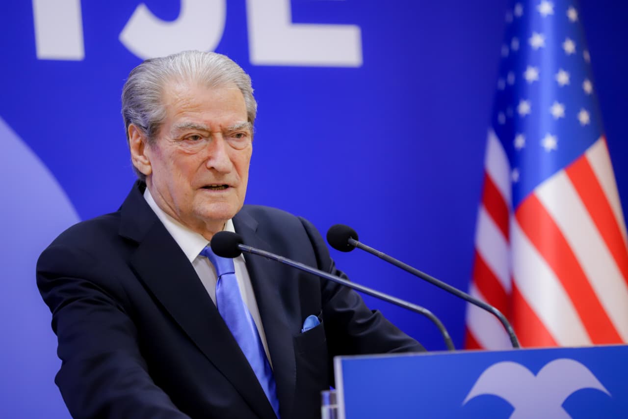 Berisha kërkon dorëheqjen e Ramës: Përgjegjës për aferat kriminale të Vlora Hysenit