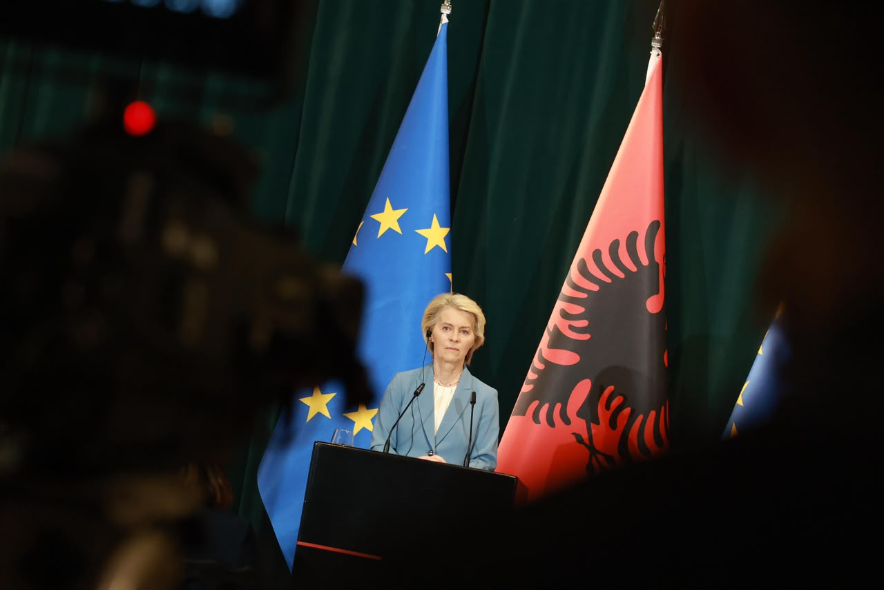 Von der Leyen në konferencë me Ramën: Anëtarësimi i Shqipërisë e bën më të fortë BE-në
