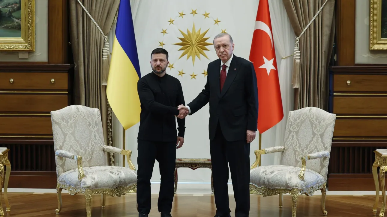 Erdogan i kërkon Zelenskyt ndalimin e sulmeve ndaj anijeve tregtare në Detin e Zi
