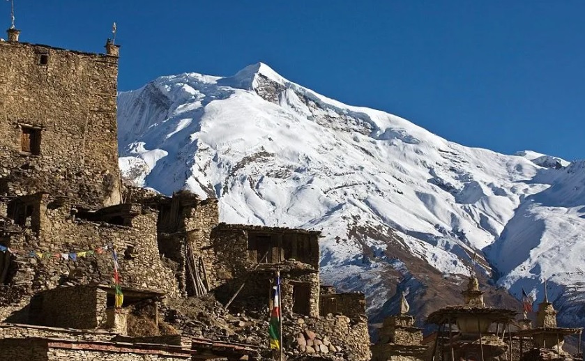 Orteku godet kampin në Himalaje, 10 alpinistë të zhdukur