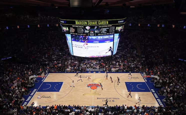NBA, një biletë për natën hapëse në ndeshjen Knicks-76ers kushton mesatarisht 2500 mijë $