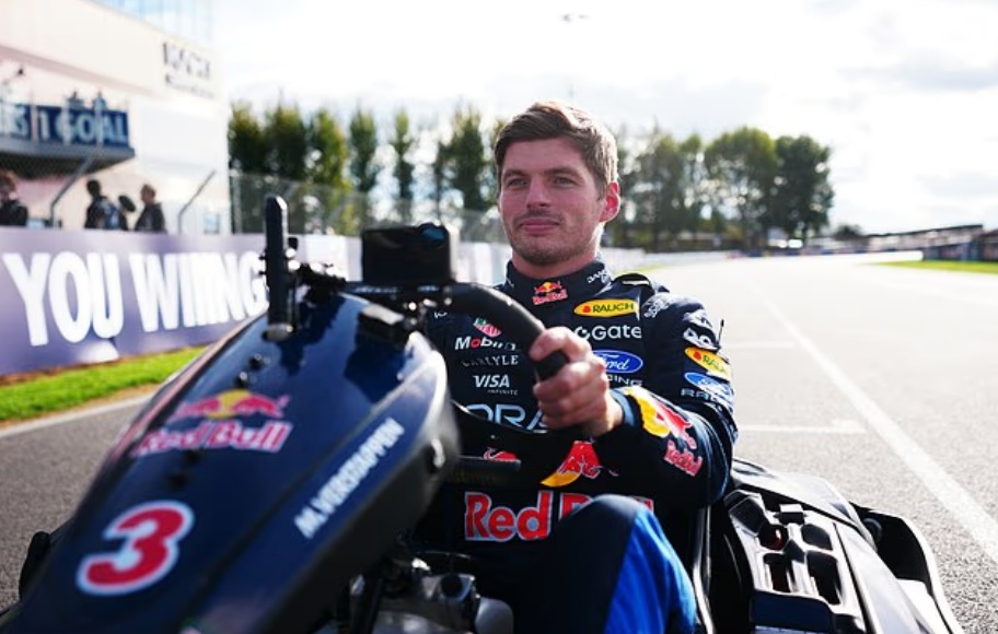 Max Verstappen fiton garën kaotike në kart kundër 100 influencuesve