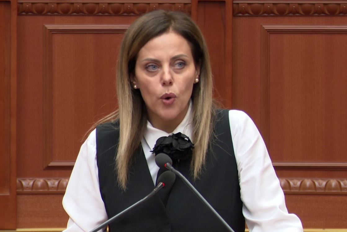 Pagat e magjistratëve/ Aulona Bylykbashi prezanton draftin e PS: Koeficienti rritet në 0.38