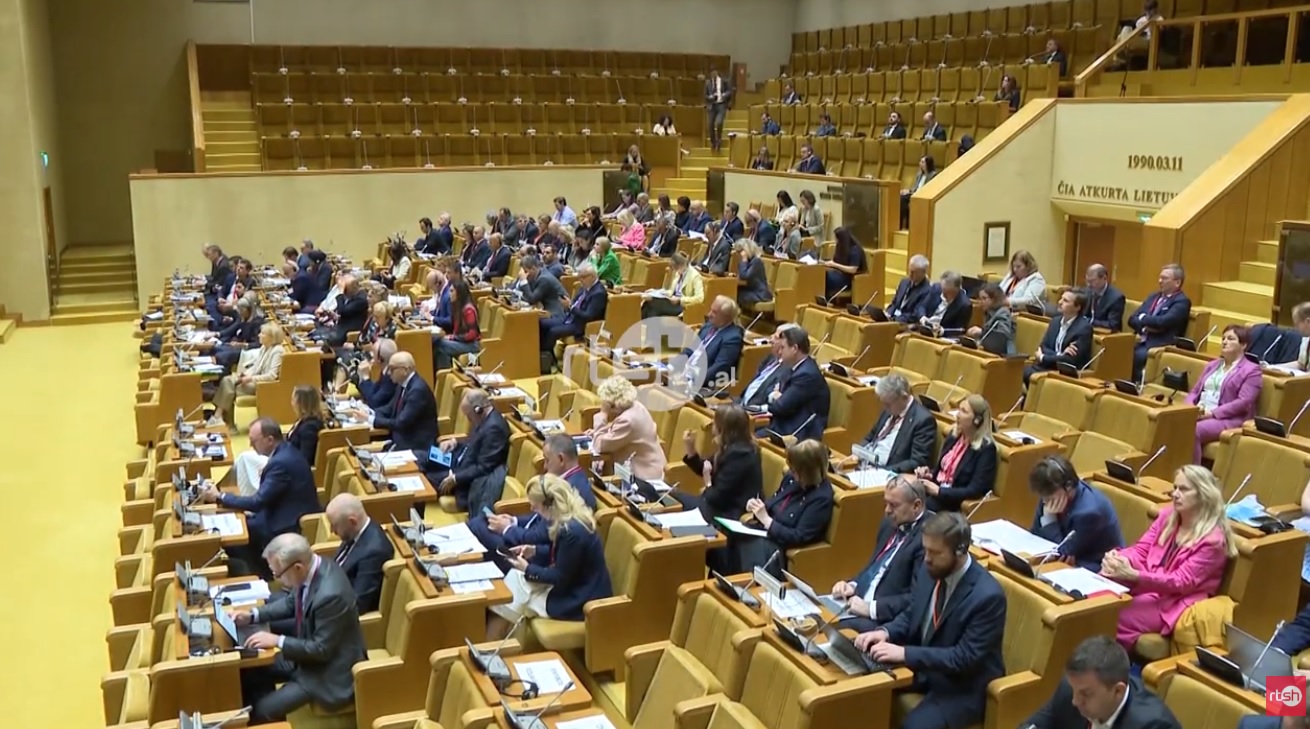 Lituania hap rrugën për armët bërthamore, Parlamenti nis procedurën për ndryshimin e Kushtetutës, Moska kërcënon