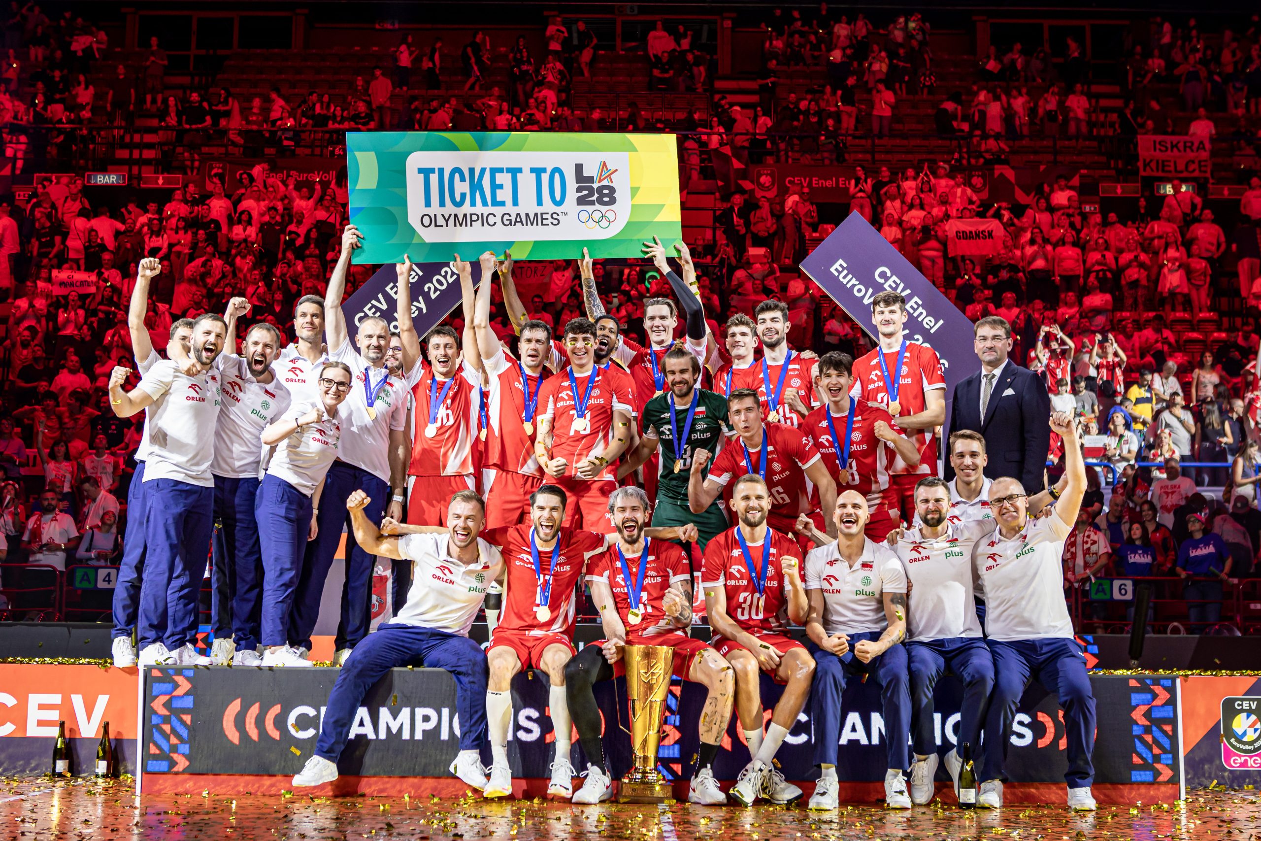 Volejboll meshkuj/ Polonia rikonfirmohet kampione e Europës