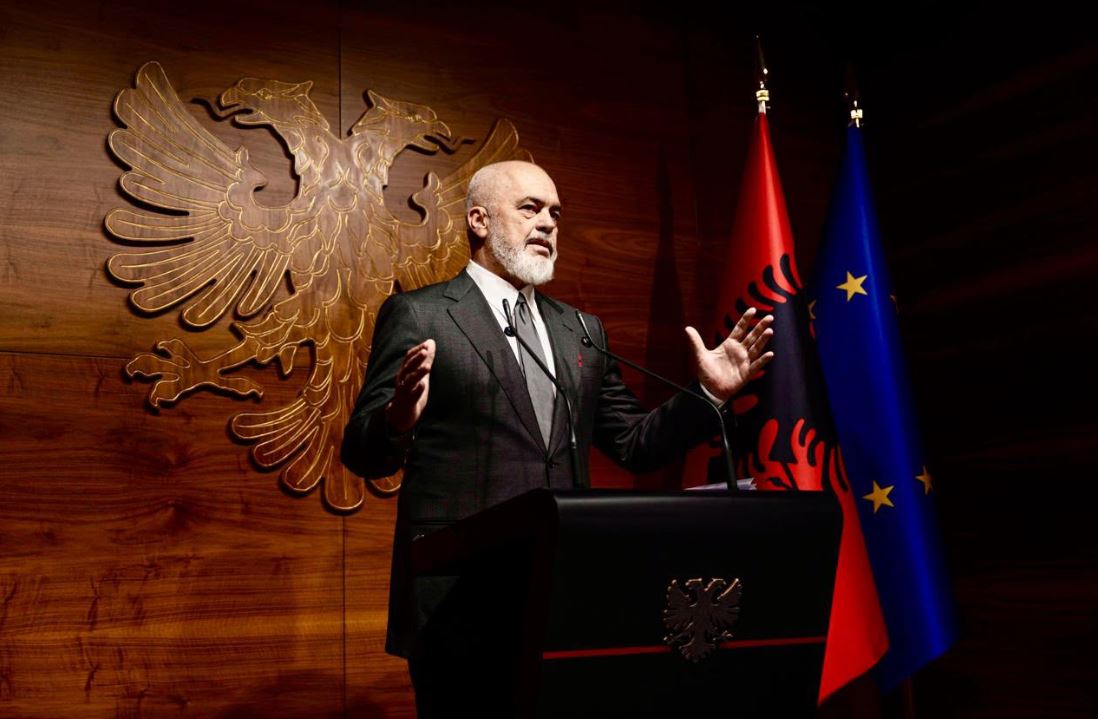 Rama: Isha unë që i dorëzova shpatën drejtësisë. Ky është ndryshimi epokal, sistemi po lufton vetë korrupsionin