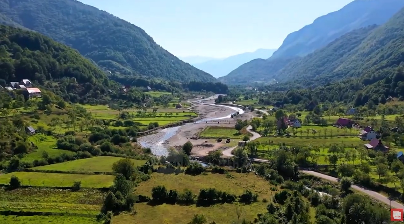 turizmi-sfide-fuqia-punetore-bizneset-mbeshteten-tek-familjaret-dhe-te-huajt