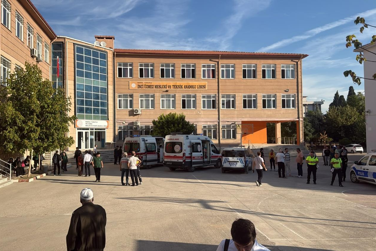 Të shtëna para një shkolle në Turqi, plagosen 8 nxënës, arrestohet autori i dyshuar