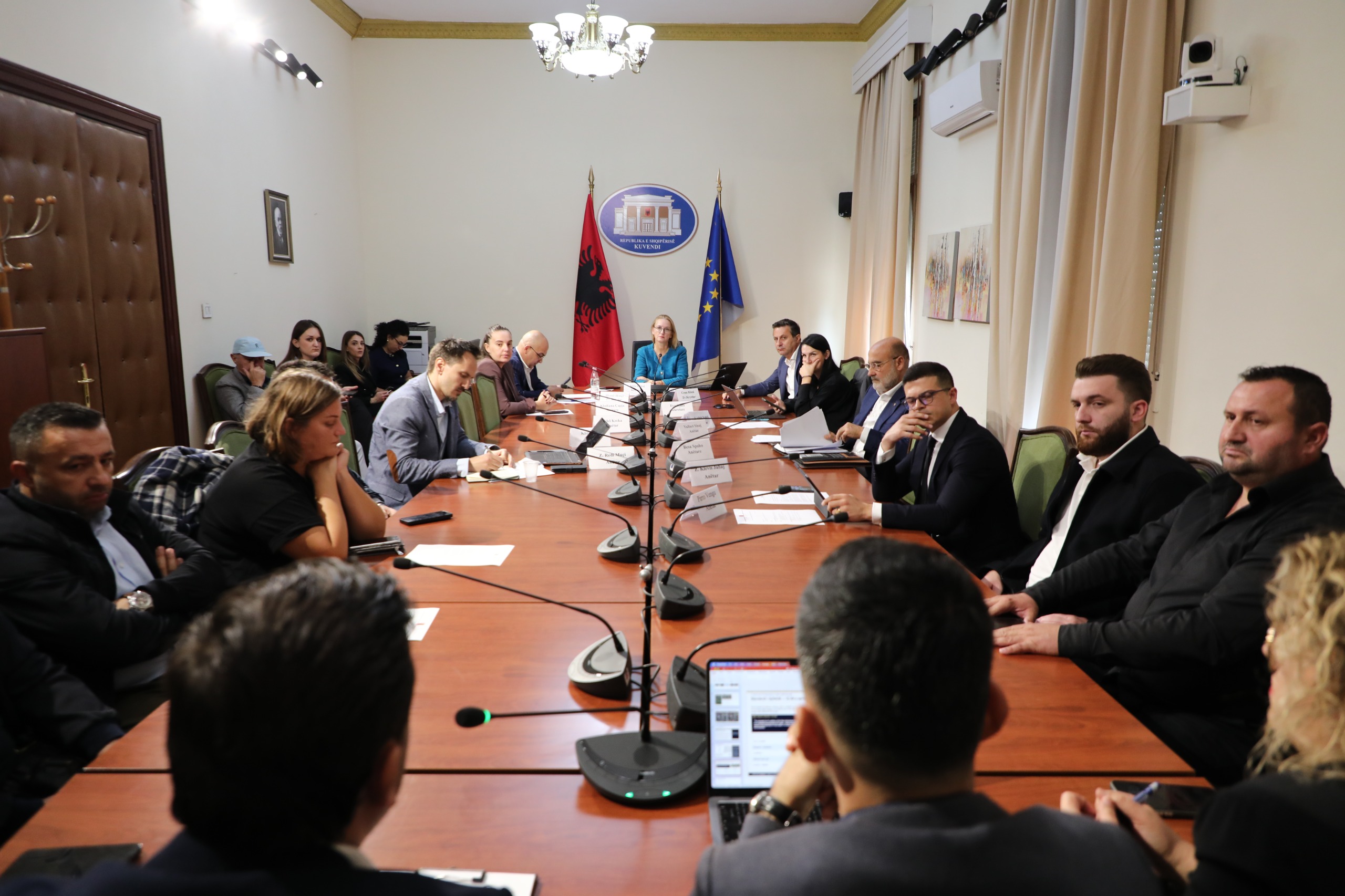 Projekti i Bypass-it Vaqarr–Farkë, komisioni parlamentar zhvillon seancë dëgjimore me banorët e prekur