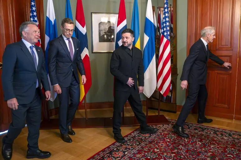 Bisedimet e paqes zhvendosen në Oslo, Zelensky takohet me emisarët e Trump-it mes presionit për lëshime territorial