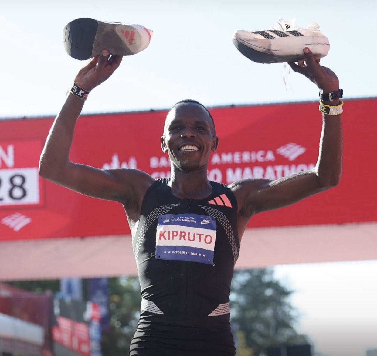 Chicago Marathon 2026/ Kipruto realizon ëndrrën, keniani triumfon me kohën 2:01:09!