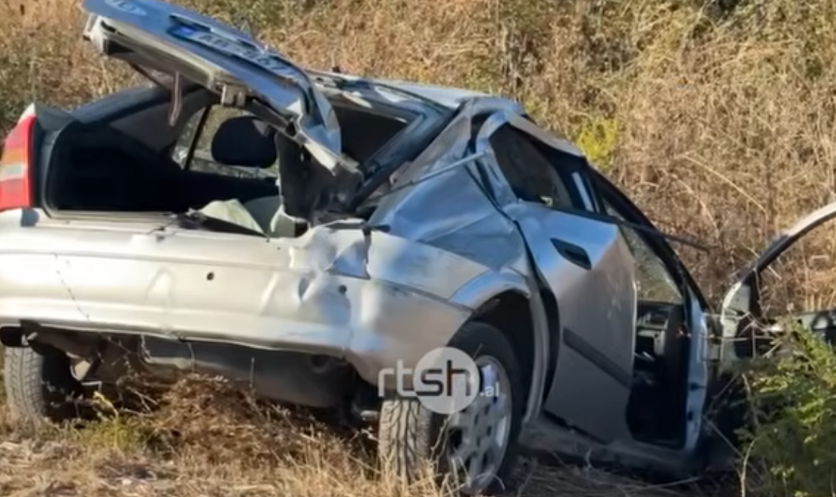Aksident në bypass-in e Fierit, një automjet del nga rruga në Mbikalimin e Memorialit, plagoset drejtuesi, nisin hetimet