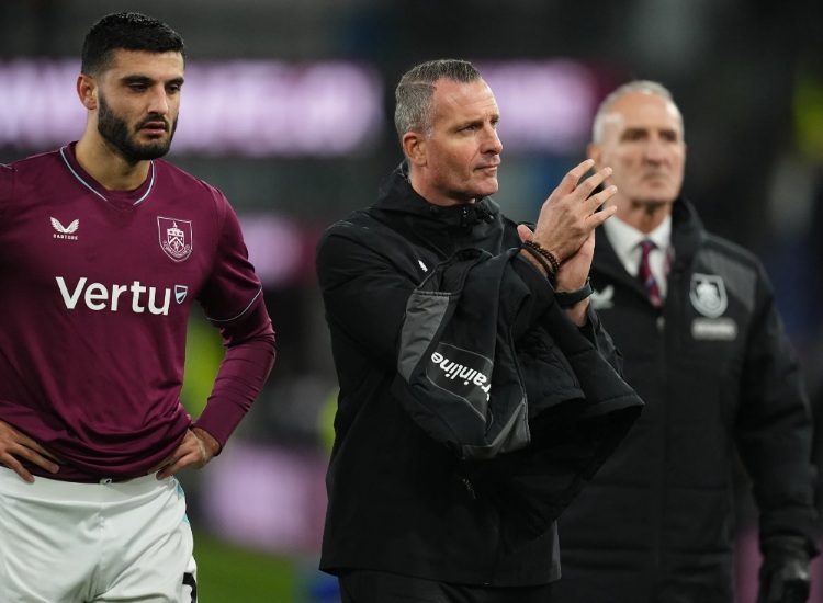 Burnley e Broja në krizë të thellë, në humbjen me Wolves paraqitja e shqiptarit u vlerësua me notën 5