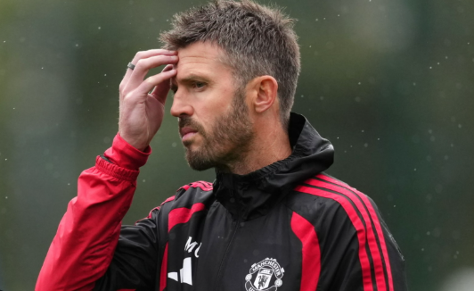 Como vendos të ardhmen e Carrick, Conte është favorit për stolin e United