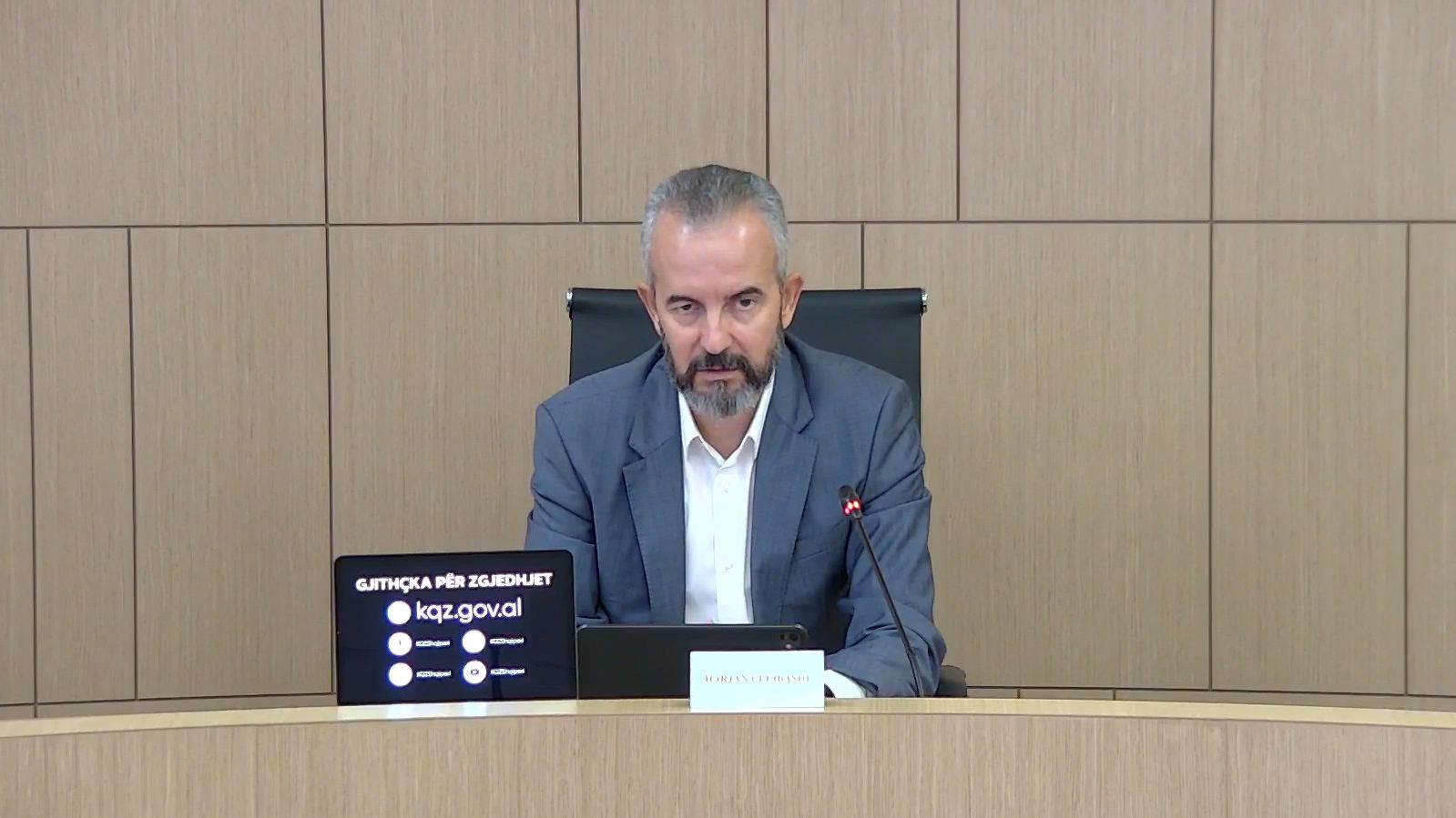 KQZ kërkon qëndrimin e partive politike për shtrirjen e votimit elektronik në zgjedhjet e vitit 2027 në bashkitë e mëdha