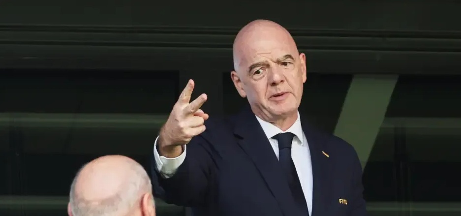 FIFA përgënjeshtron “The Times”: Infantino nuk ka dy rroga!