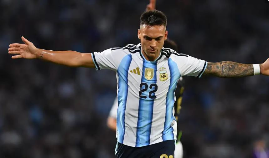 Lautaro Martinez bëhet golashënuesi i 3-të në historinë e Argjentinës, kap Aguero-n në pod