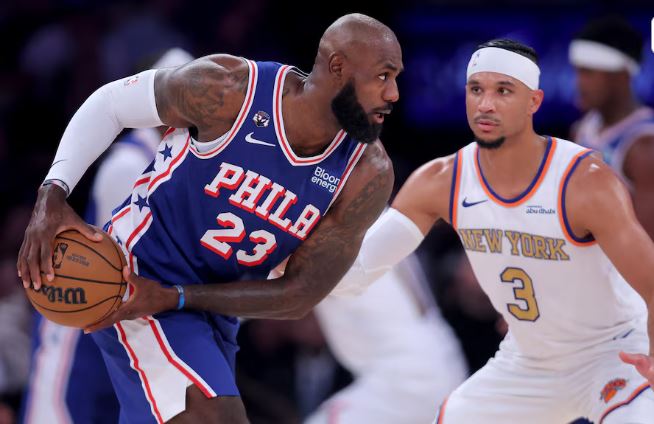 NBA/ Kampionët e New York e nisin me humbje, debutim me fitore për Lebron James