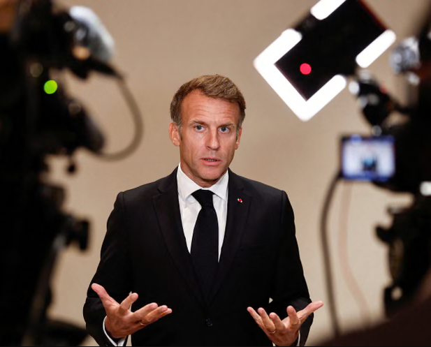 Macron kritikon liderët e huaj për komentet mbi protestat në Francë: Të papranueshme dhe budallallëqe